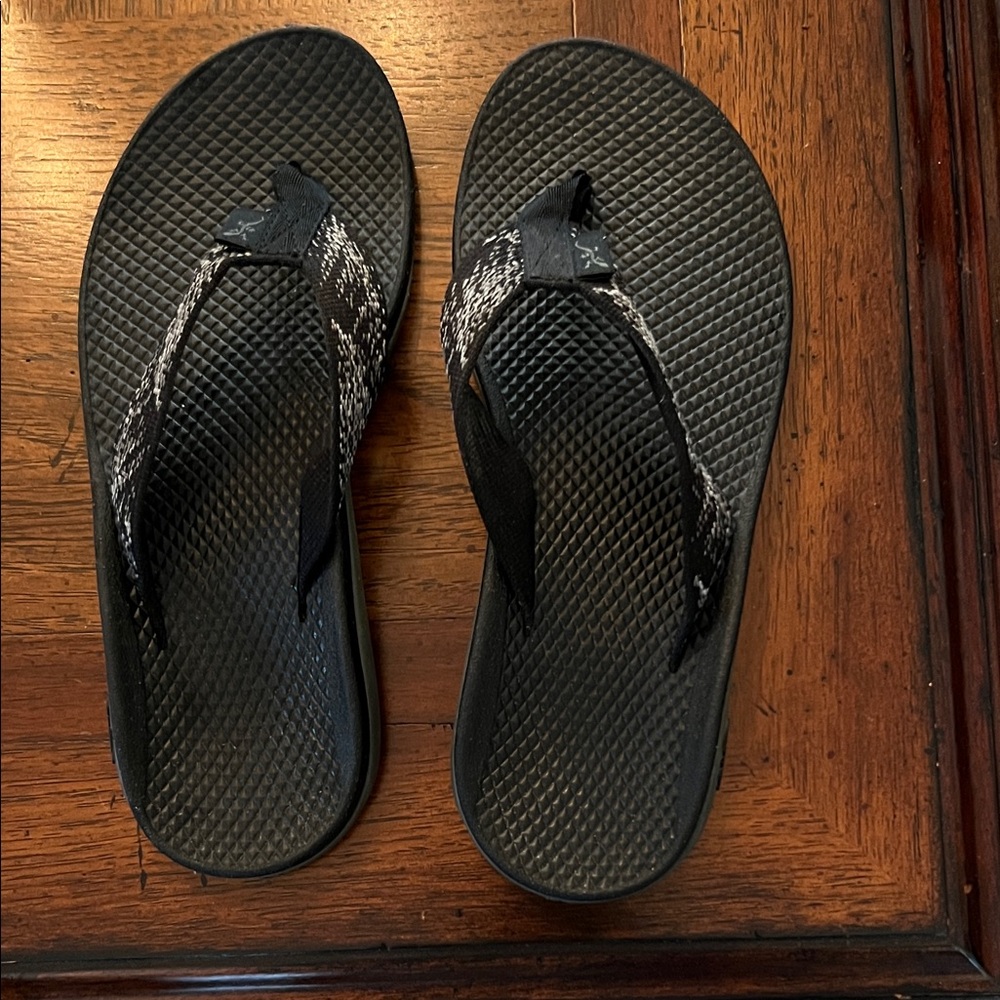 Chaco Black Textured Flip Flop Sandals with Speckled Straps
